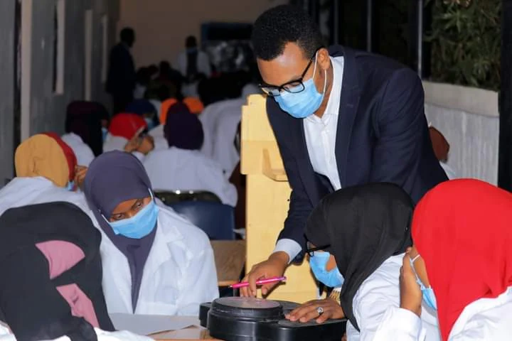 Students learning at Jariiban International University